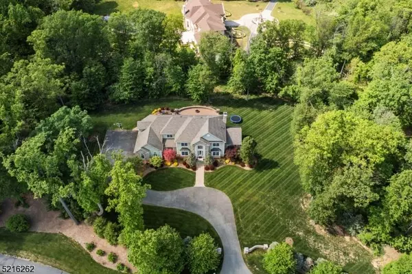 21 Whispering Woods Ln, Bernards Twp., NJ 07920