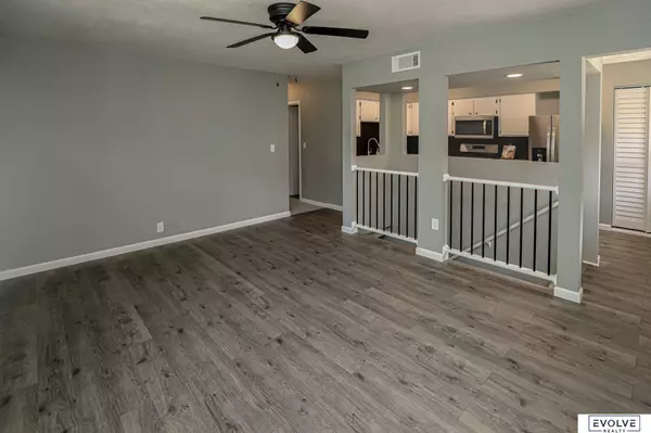 7739 Western Avenue, Omaha, NE 68114