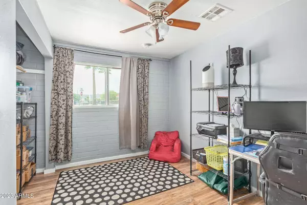 4634 S 20th Street, Phoenix, AZ 85040