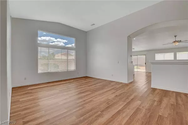 9087 Ravenhurst Street, Las Vegas, NV 89123