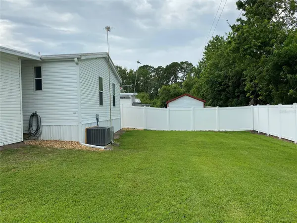 1529 SCHULT CT, Tavares, FL 32778