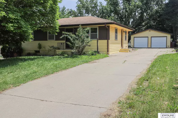 7739 Western Avenue, Omaha, NE 68114