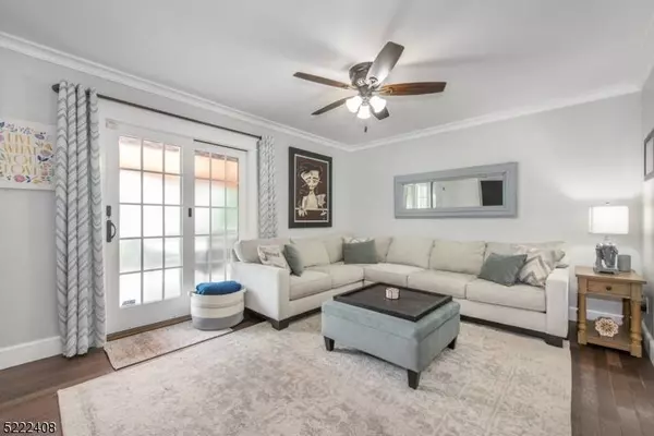 54 Cliff Hill Rd, Clifton City, NJ 07013