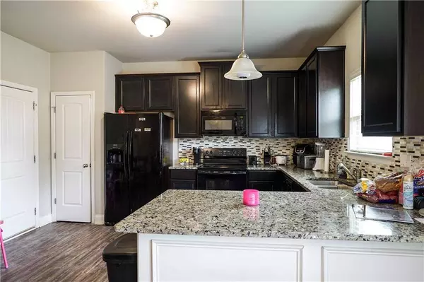 424 Hyder CT, Mcdonough, GA 30253