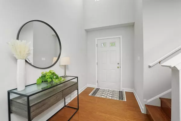 17414 Fox Bend LN, Lockport, IL 60441