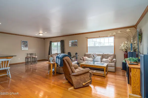 1156 38TH Avenue S, Grand Forks, ND 58201