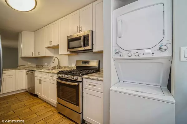 268 E Wayne PL, Wheeling, IL 60090