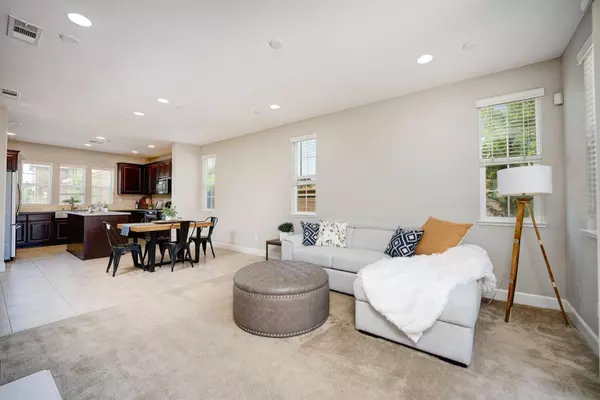 948 Willow Bridge DR, Folsom, CA 95630