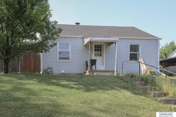 3917 V Street, Omaha, NE 68107