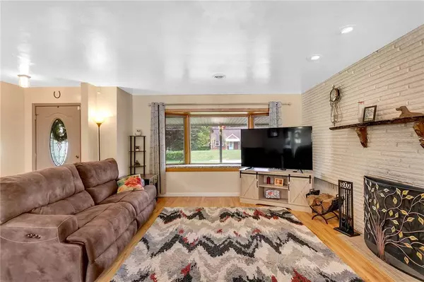 332 Center Rd, Monroeville, PA 15146