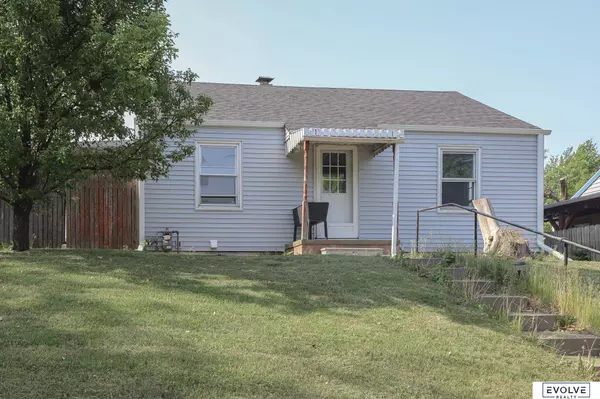 3917 V Street, Omaha, NE 68107