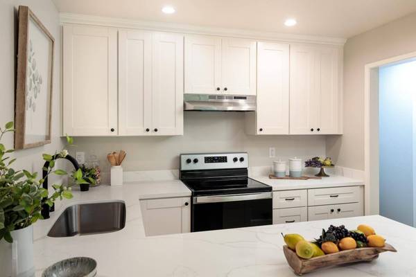 1983 San Luis AVE 26, Mountain View, CA 94043