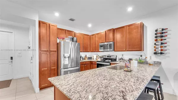 10962 SW 235th St, Homestead, FL 33032