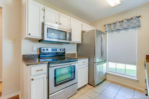 4369 KNOLLSHIRE, San Antonio, TX 78247-2134