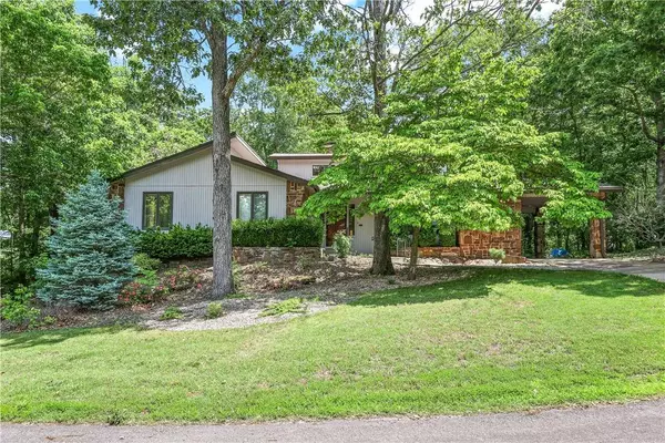 8 Tarland Lane, Bella Vista, AR 72715