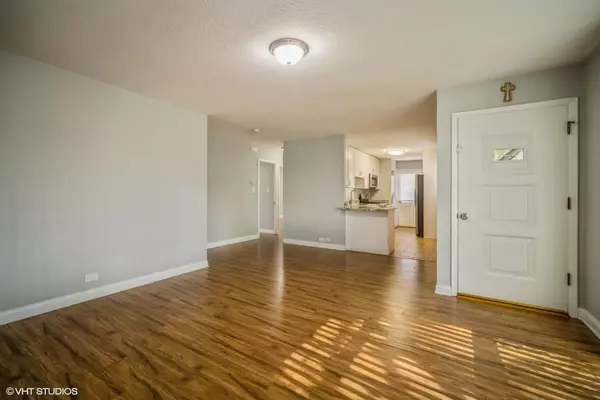 268 E Wayne PL, Wheeling, IL 60090