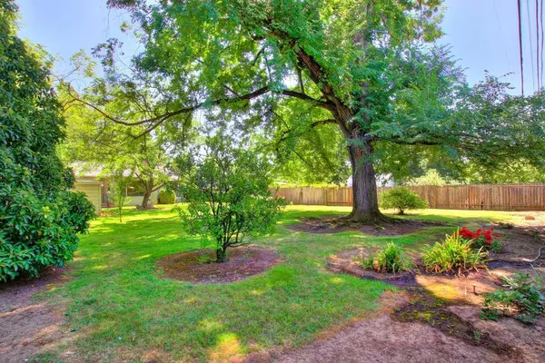 1515 Los Molinos WAY, Sacramento, CA 95864