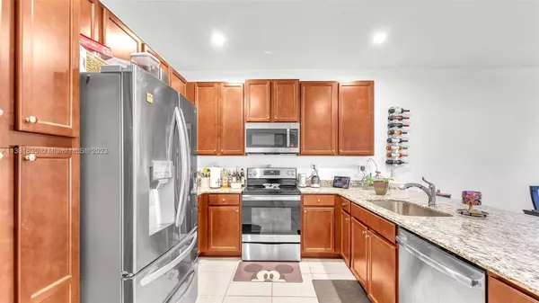 10962 SW 235th St, Homestead, FL 33032