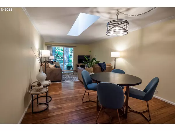 383 HUNINGTON AVE, Eugene, OR 97405