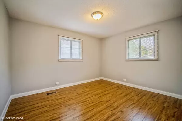 268 E Wayne PL, Wheeling, IL 60090