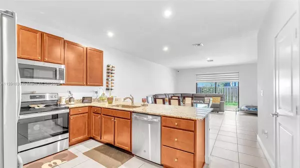 10962 SW 235th St, Homestead, FL 33032