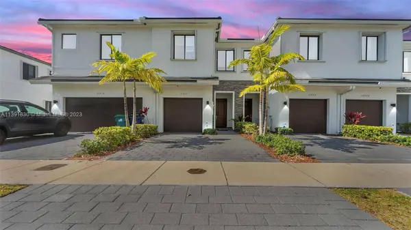 10962 SW 235th St, Homestead, FL 33032