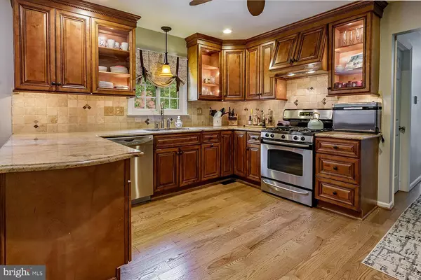 19 CORSHAM DR, Medford, NJ 08055