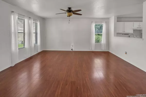 111 SPRUCE BREEZE, San Antonio, TX 78245-2987