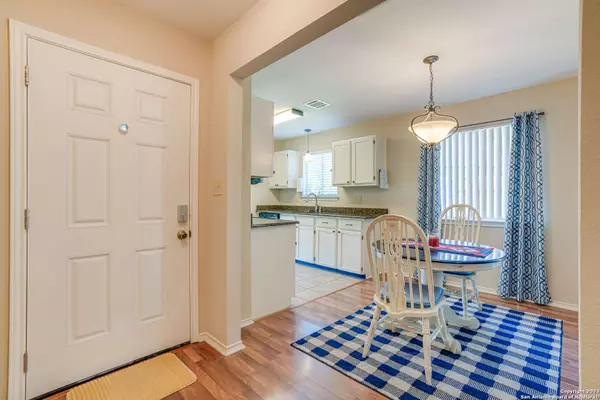 4369 KNOLLSHIRE, San Antonio, TX 78247-2134