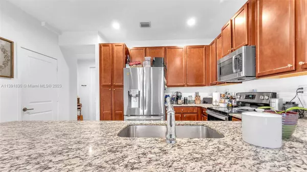 10962 SW 235th St, Homestead, FL 33032