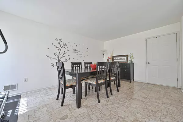 177 E Mourning Dove Way Way, Galloway Township, NJ 08205