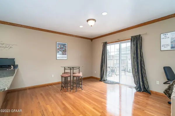 1156 38TH Avenue S, Grand Forks, ND 58201