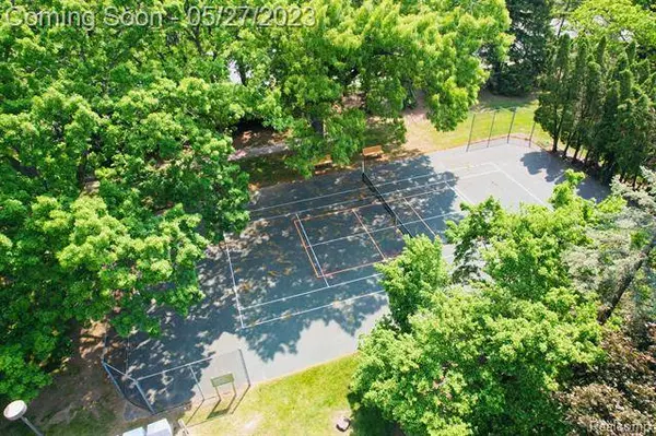 5760 CRABTREE Road, Bloomfield Hills, MI 48301