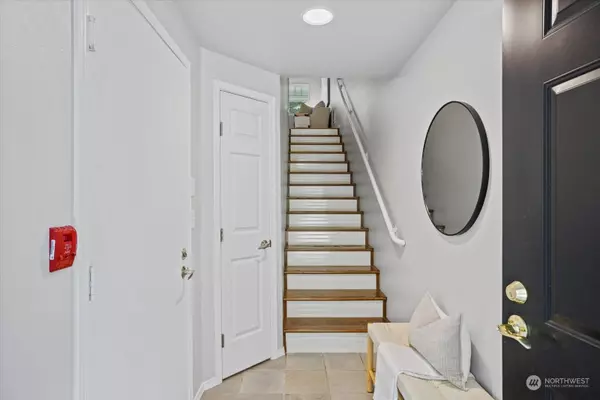 16125 Juanita-Woodinville WAY NE #2001, Bothell, WA 98011