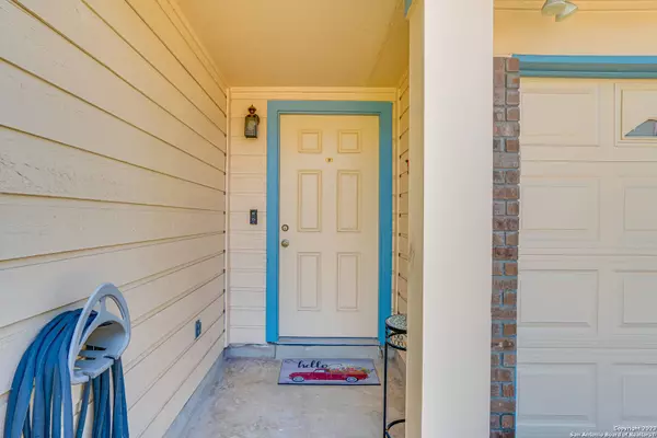 4369 KNOLLSHIRE, San Antonio, TX 78247-2134