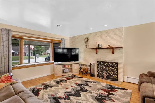 332 Center Rd, Monroeville, PA 15146