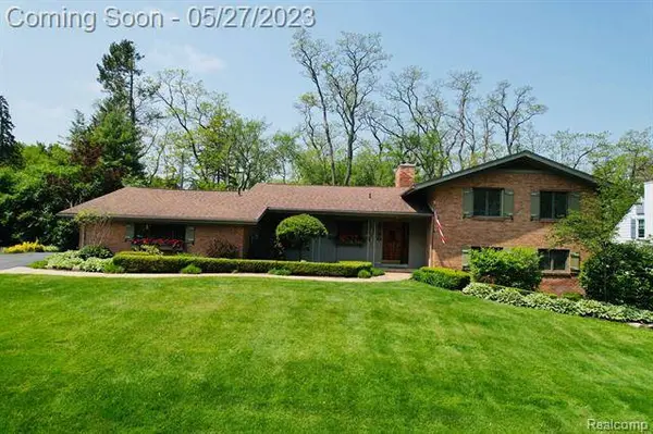 5760 CRABTREE Road, Bloomfield Hills, MI 48301