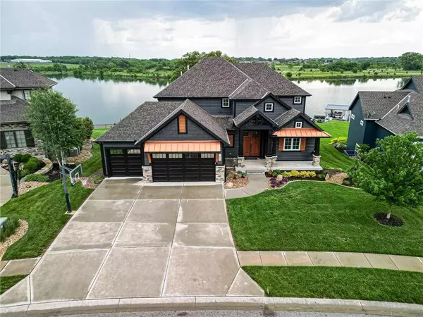 1409 Kensington LN, Raymore, MO 64083