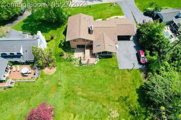 5760 CRABTREE Road, Bloomfield Hills, MI 48301