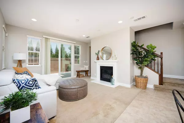 948 Willow Bridge DR, Folsom, CA 95630