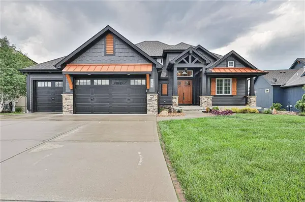 1409 Kensington LN, Raymore, MO 64083