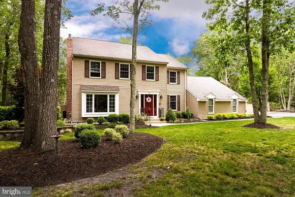 19 CORSHAM DR, Medford, NJ 08055