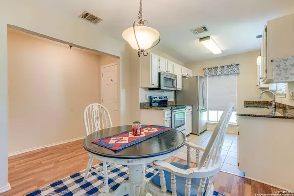 4369 KNOLLSHIRE, San Antonio, TX 78247-2134