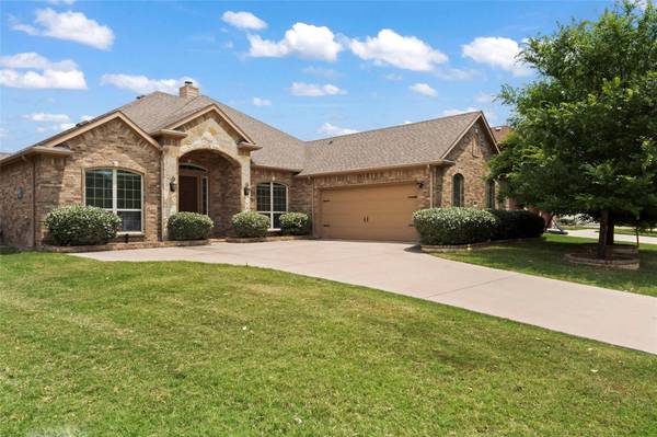 2812 Pino, Grand Prairie, TX 75054