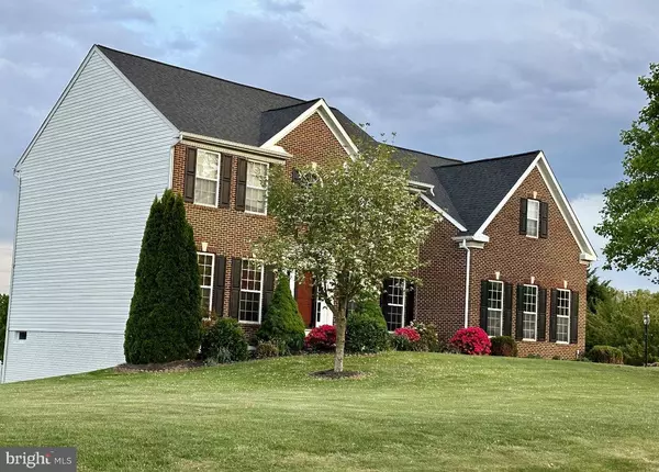 26 EQUESTRIAN CIR, Shenandoah Junction, WV 25442