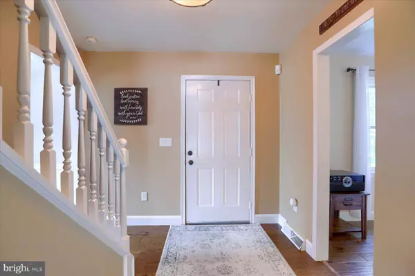 3813 BELLOWS DR, Camp Hill, PA 17011