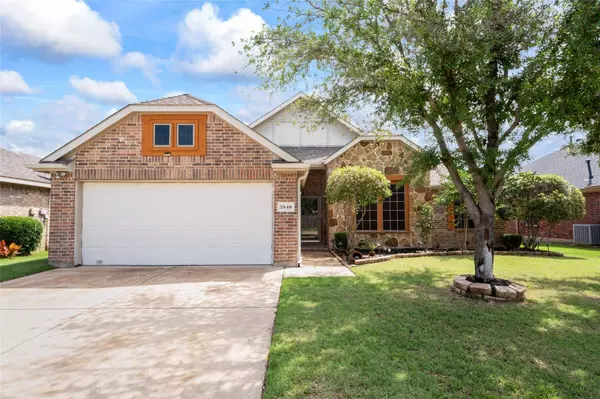 5840 Somerton Drive, Grand Prairie, TX 75052