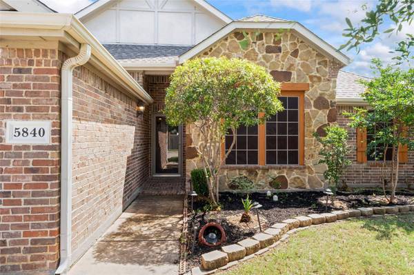 5840 Somerton Drive, Grand Prairie, TX 75052