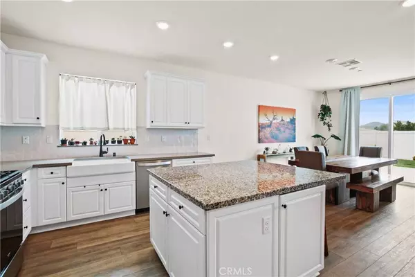 34563 Meadowside LN, Winchester, CA 92596