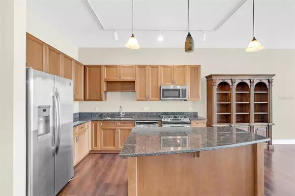 150 E ROBINSON ST #29B-8, Orlando, FL 32801